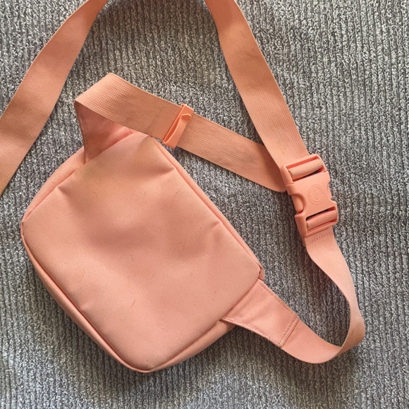 Herschel pink belt bag - Picture 4 of 4